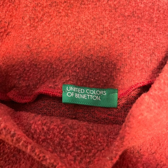 Lululemon crop Train Times So Merlot with Bennetton sweater - Picture 8 of 12